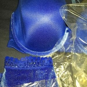 VS Bra 36DDD & Panty XL Set